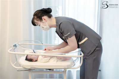 十月后月管家 您身邊的母嬰護(hù)理專家，無(wú)憂守護(hù)新生與健康